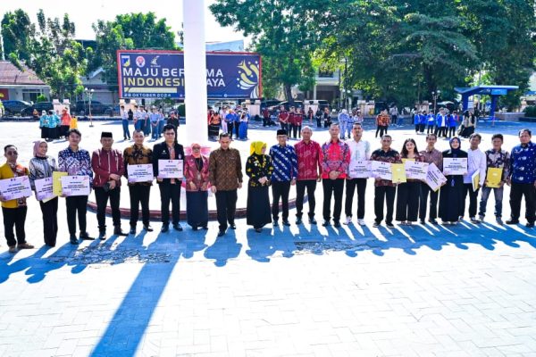 Peringatan HSP ke-96, Dispora Sulteng Berikan Penghargaan Apresiasi bagi Pemuda Berprestasi tingkat Provinsi Sulawesi Tengah