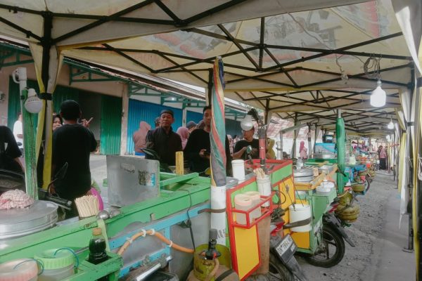 Gara-Gara Makan Somay Gratis, Masyarakat Mengeluh Tak Kebagian