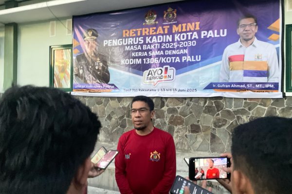 Pengurus Kadin Palu Jalani Retret Militer di Markas Yonif 711 Raksatama